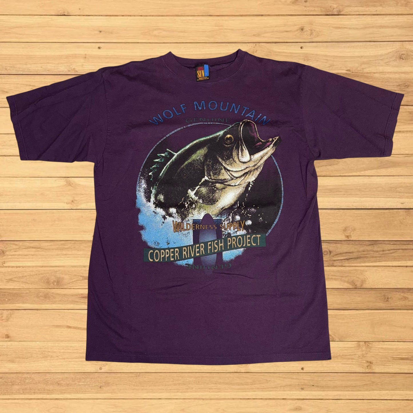vintage bass wolf mountain t shirt (L)