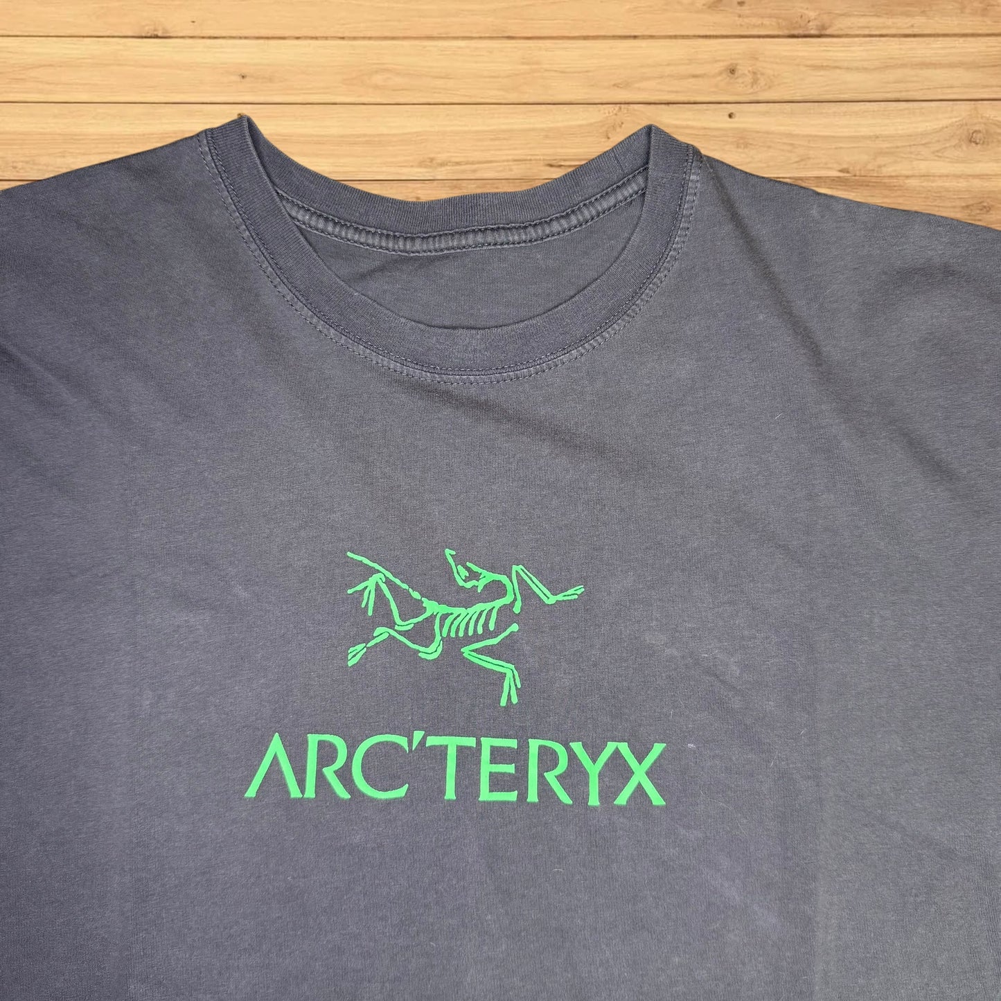 arc’teryx t shirt (large)
