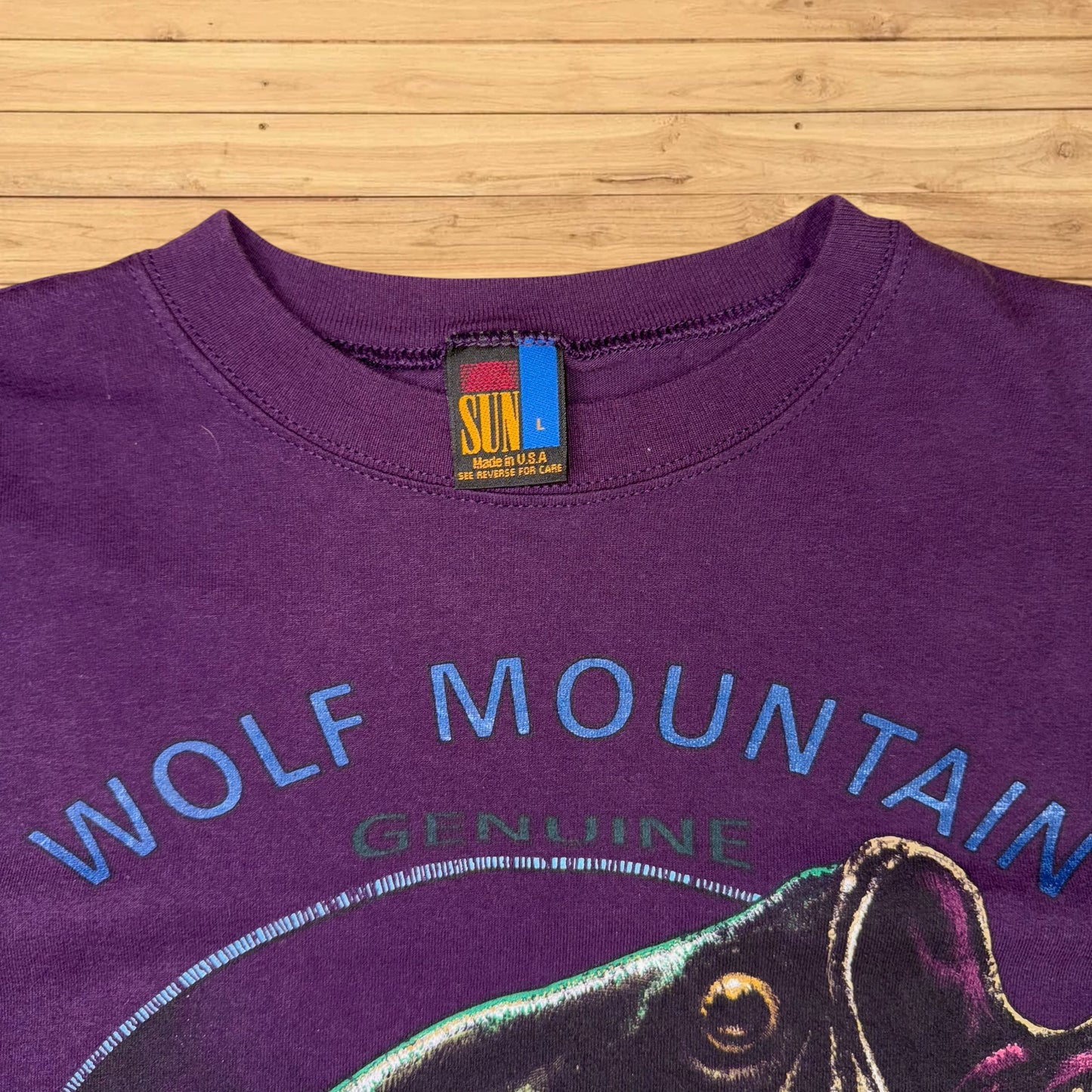vintage bass wolf mountain t shirt (L)