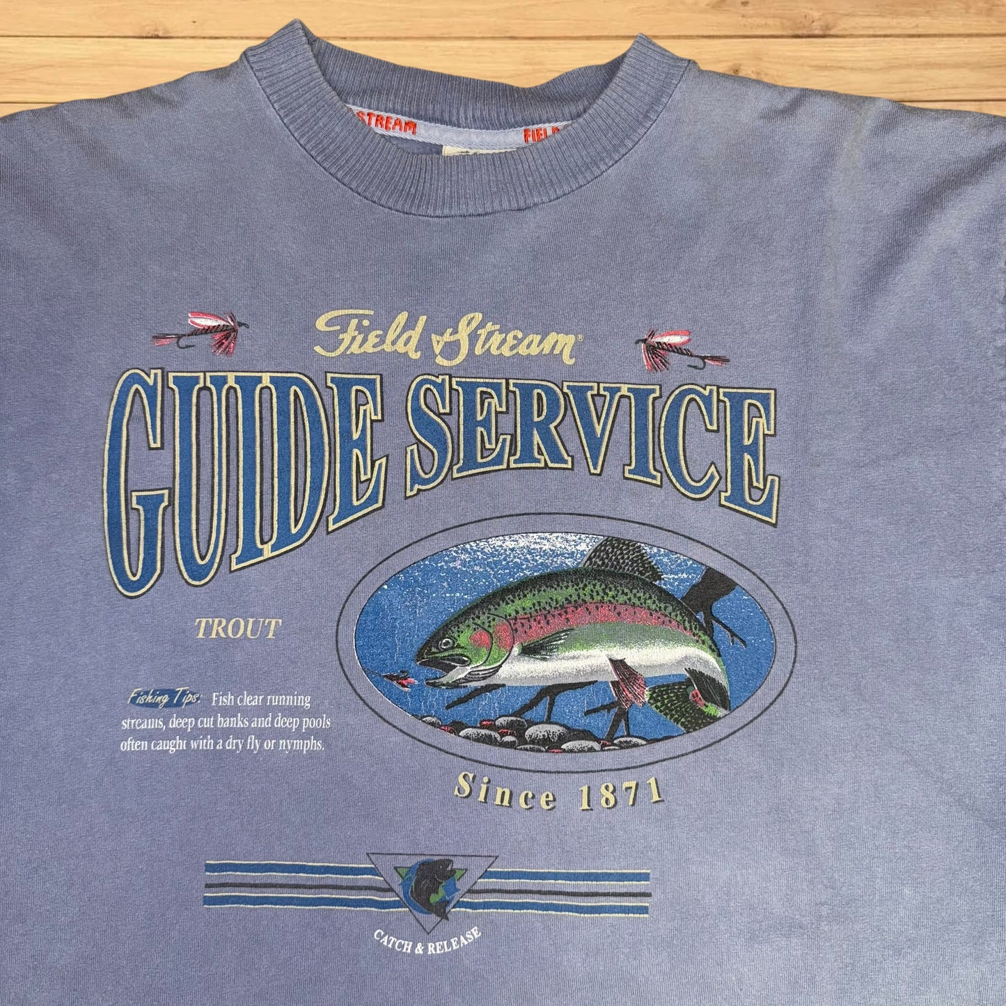 vintage field and stream trout guide t shirt (XL)