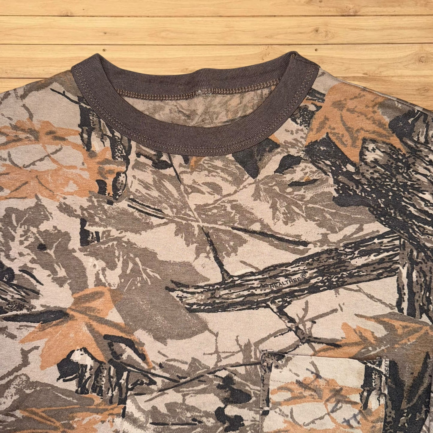 vintage camo realtree pocket long sleeve (large)