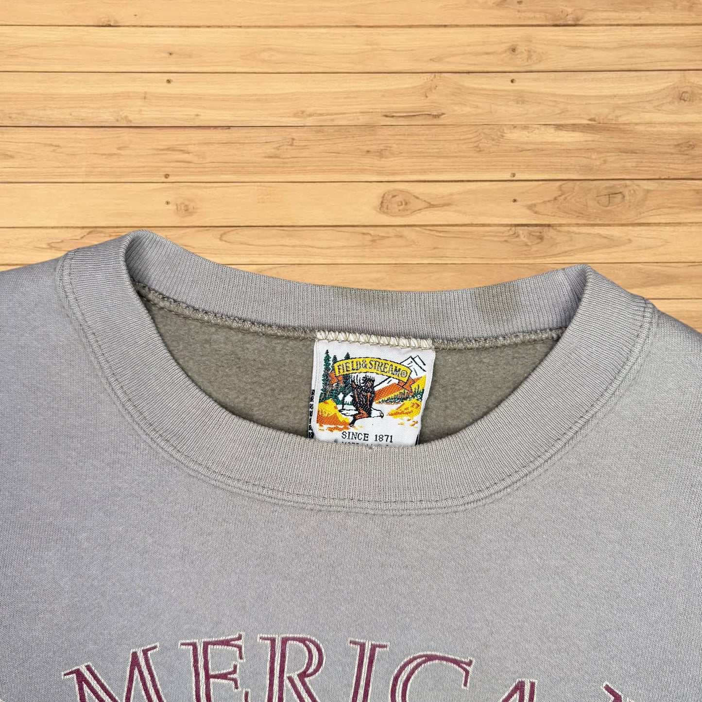 vintage field and stream fly fishing crewneck (medium)