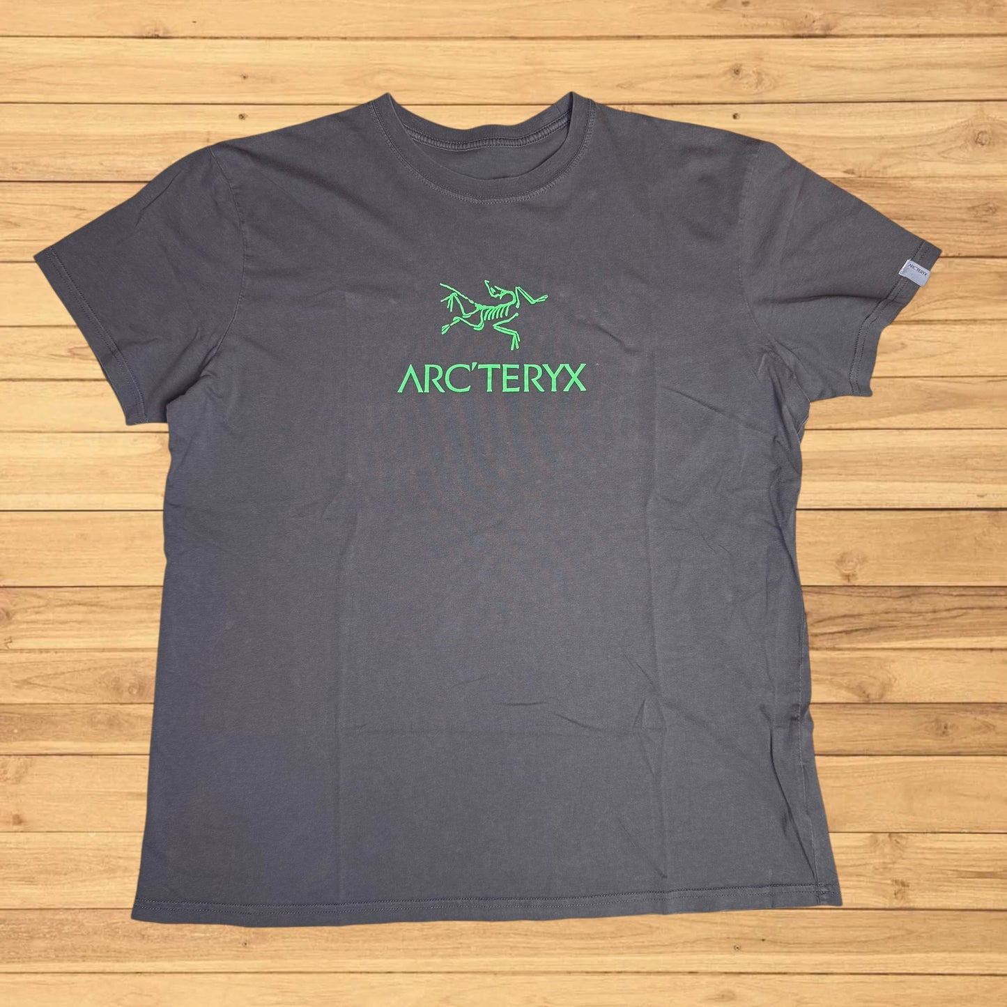 arc’teryx t shirt (large)