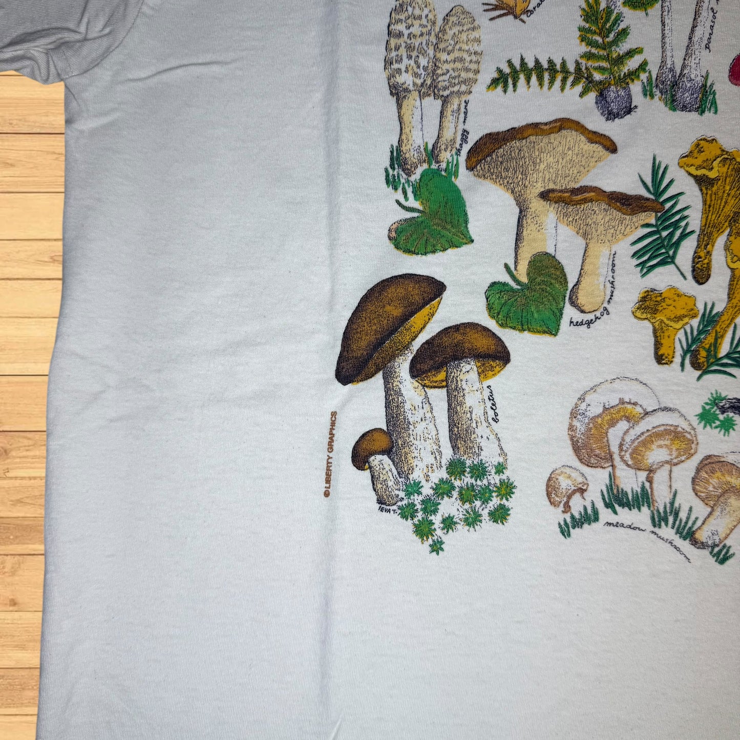 vintage mushroom t shirt (xl)