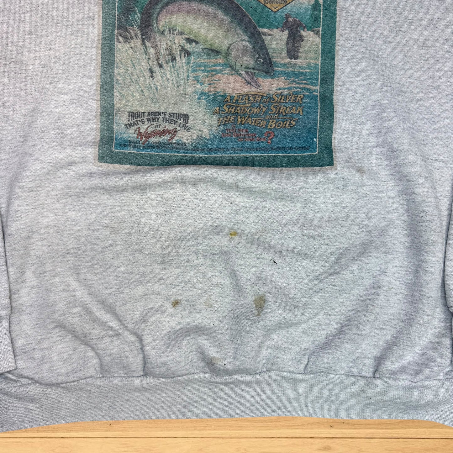 VINTAGE WYOMING FISHING CREWNECK THRASHED (XL)