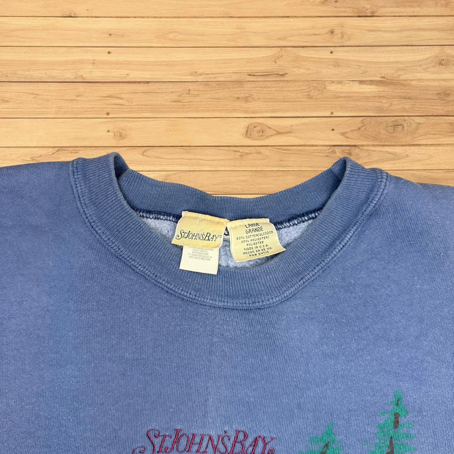 VINTAGE ST JOHNS BAY CREWNECK WILDERNESS OUTFITTERS (L)